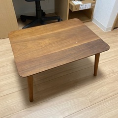 テーブル