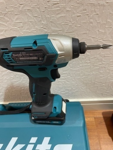 makita 充電式インパクトドライバ　TD110D