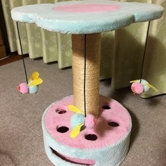 爪研ぎ付きキャットタワーの画像