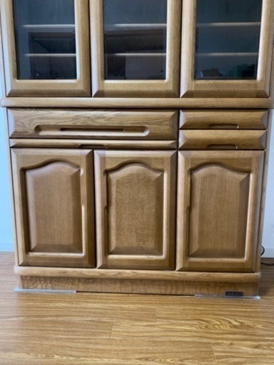 美品！カントリー風食器棚　無垢材