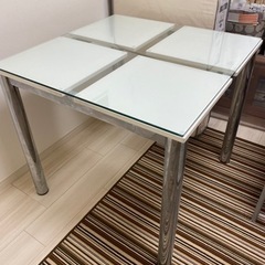 【値下げ】おしゃれなダイニングテーブル　5000円