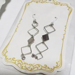 ハンドメイドピアス＆イヤリング 各1点の画像