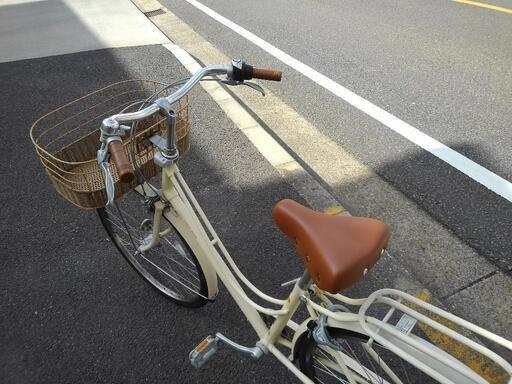 中古自転車２２２１　前後タイヤ新品！　ブリヂストン　カジュナ　CS6TP4  ２６インチ　３段ギヤ　LEDオートライト