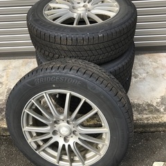 スタットレスタイヤ 215/60R17