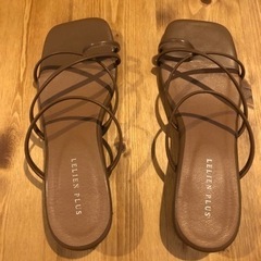 細ストラップ 3センチヒール　24.5センチの画像