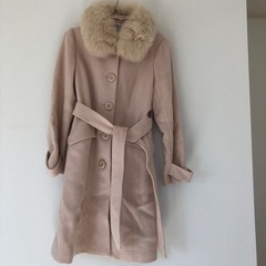 ファー付ベージュロングコート