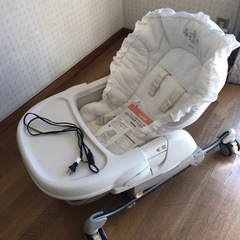 コンビ電動バウンサーの画像