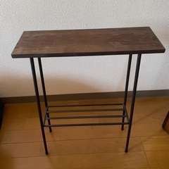 ☆11/3まで  無料でお譲りします。小さなサイドテーブル B-...