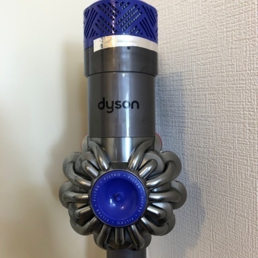 カッコいいダイソンV6がこの値段？フル整備 清掃してバッテリー交換 充電器新品だよ！