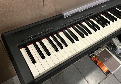 美品 ヤマハ 電子ピアノ P-95B + 未開封 ペダルユニット LP-5A 88鍵 高品位ピアノ音色 GHS鍵盤 軽量コンパクト 