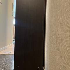 ダークブラウン　本棚の画像