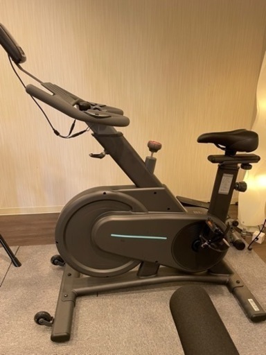 本格的　トレーニング　フィットネス　BARWING スピンバイク