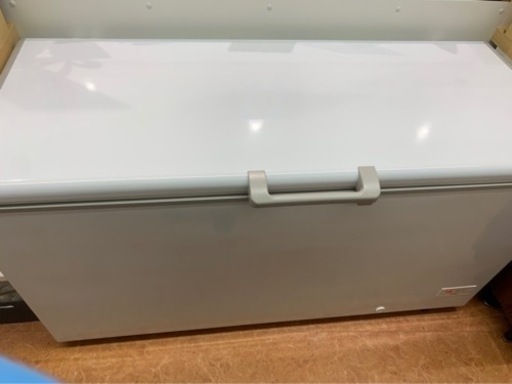 冷凍庫2台　（一台2万円です）　冷凍・冷蔵庫縦型一台4万円です