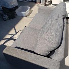 【近隣は送料無料】2人掛けソファ　グレー 布製の画像