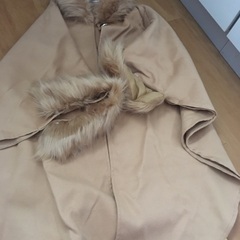 ベージュの未使用ポンチョ、Mサイズです