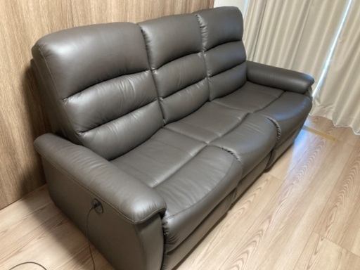 【超美品】3人用電動本革テーブル付きリクライニングソファ(Nビリーバ2本革DBR)