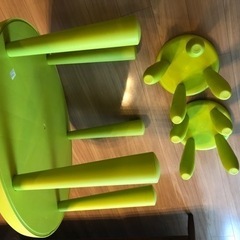 IKEA MAMMUT マンムット　キッズテーブル&イス2脚セットの画像