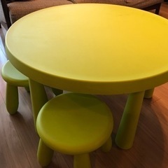 IKEA MAMMUT マンムット　キッズテーブル&イス2脚セットの画像