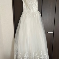 ウェディングドレス(パニエ付き)2500円☆美品