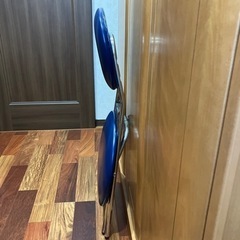 折りたたみパイプ椅子　の画像
