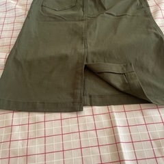 新品未着　ワークマン  ウィモーション ベーカースカートS カーキの画像
