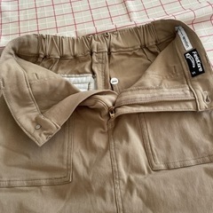 新品未着　ワークマン  ウィモーション ベーカースカートS ベージュの画像