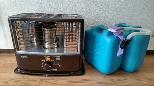 コロナ石油ストーブ　と　ポリタンク×２