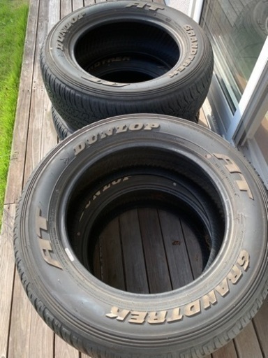 ハイラックス　ブラックラリーエディション　純正タイヤ