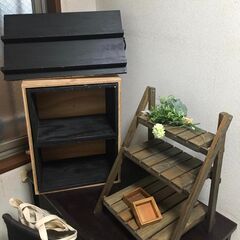 無料！イベント出店に便利なテーブル上の什器・棚など