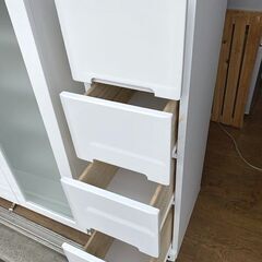 札幌限定■縦型食器棚 隙間収納 ピアノ塗装 長谷川産業　スイートデコレーション 高さ180cm 幅29.7cmの画像