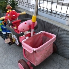 アンパンマン三輪車の画像