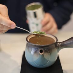 点てたてのお抹茶が話題の築地のマッチャスタンド！白基調の綺麗な店内でのお仕事です【経験・国籍不問】の画像