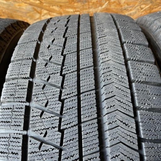 バリ山　BRIDGESTONE ブリヂストン　ブリジストン　VRX 225/55R17 スタッドレス タイヤ　2016年製　17インチ
