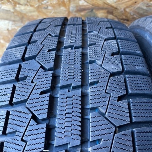 バリ山　TOYO GARIT GIZ 225/55R17 スタッドレス タイヤ　2016年製　17インチ