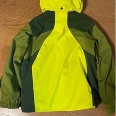 早め準備　ゴールドウィン140センチ　スキーウエヤー上下セット　小学生　キッズの画像