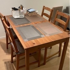 【取引成立済み】ダイニングテーブル＆椅子4脚の画像