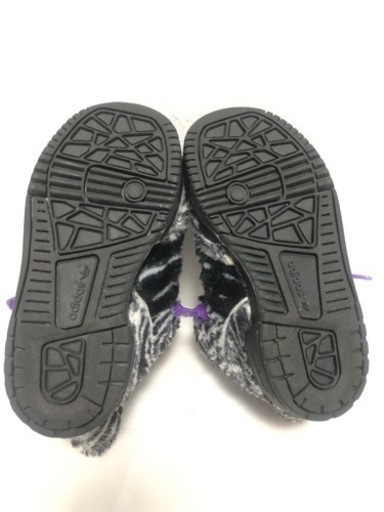 adidas スニーカー　13.5cm