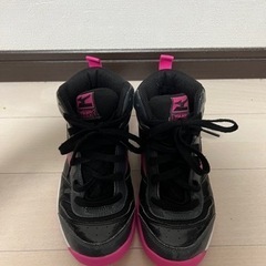 美品！バッシュ 22.5の画像