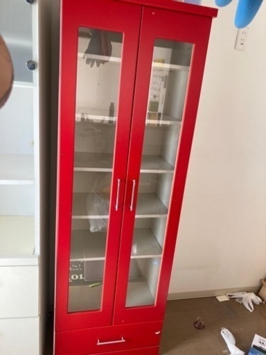 食器棚レッド