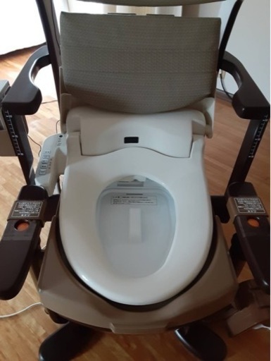 家具調トイレシャワポット　