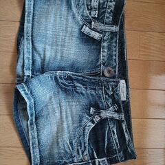 ショートパンツ