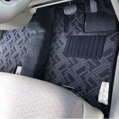 ダイハツ　タント　4人乗り車の画像