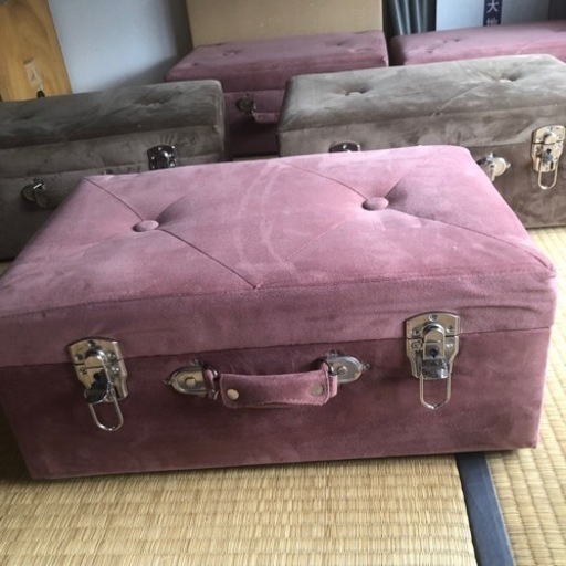 小物入れにもなる椅子　ジャンク品