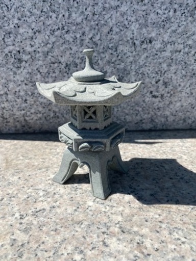 ミニ灯籠　雪見灯籠