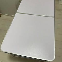 折りたたみテーブル