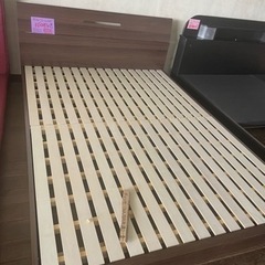新品ダブルベッド！フレームのみ！11800円！