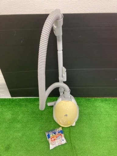 中古品】グリーンウッド 2018年製 掃除機 GVC-A30N 紙パック式