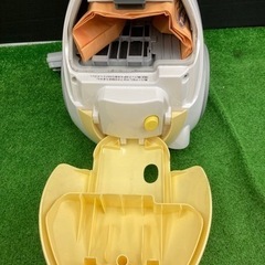 中古品】グリーンウッド 2018年製 掃除機 GVC-A30N 紙パック式 (錬金堂