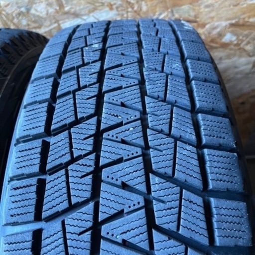 バリ山　BRIDGESTONE DM-V1 215/65R16 スタッドレス  タイヤ　2012年製　16インチ