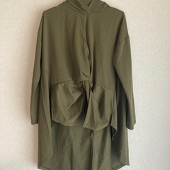OSMOSIS(オズモーシス)のカーキのトップス　洋服6